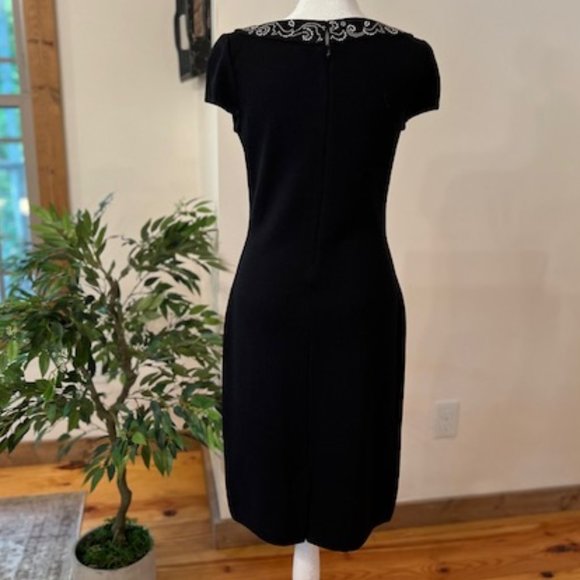 St John Evening Dress with Chalk + Sequin Collar, size 2 - Picture 13 of 14